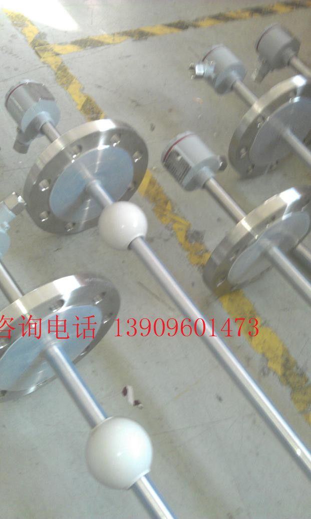 ���cС�͸���Һλ�_�P